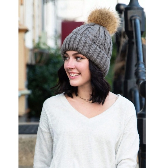 Grey Cable Knit Beanie Hat Faux Fur Pom Pom  100% Acrylic - Picture 2 of 7